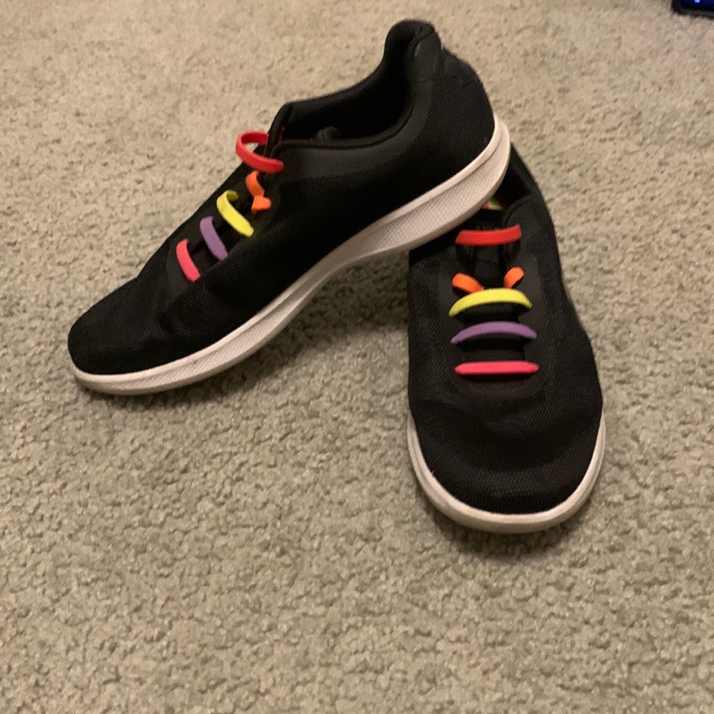 Womens Skechers shoes. Size 9.5